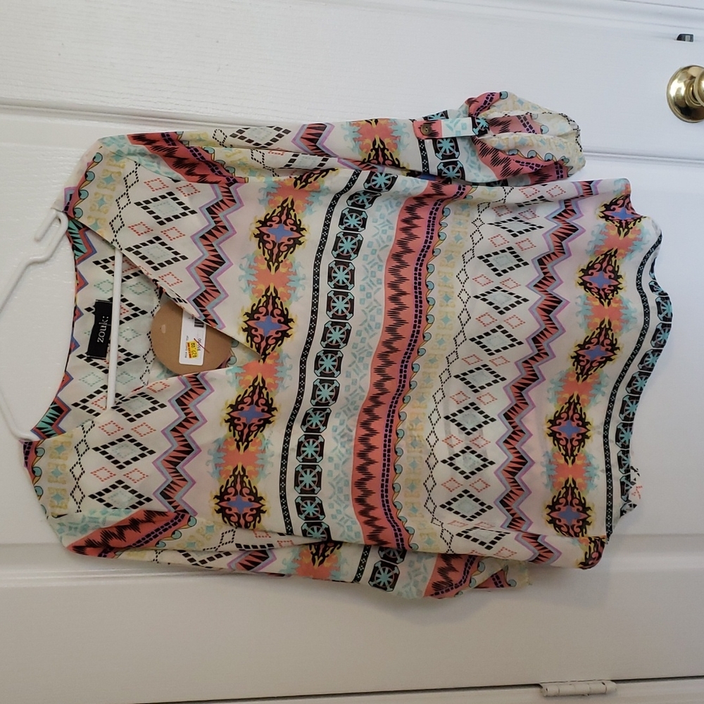 Multicolor tribal print 3/4 sleeve top